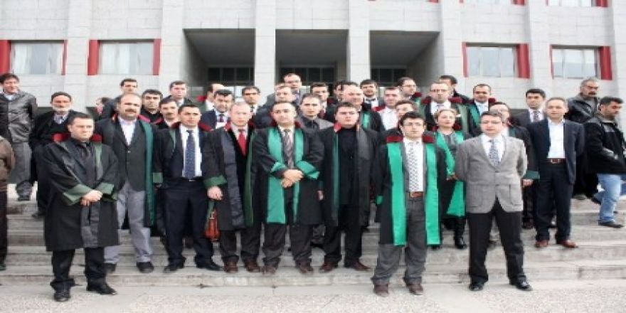 Erzurum'da Avukat protestosu