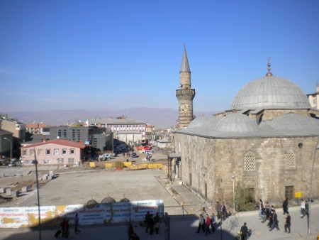 Erzurum 2011’e hazırlanıyor ama 6