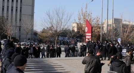 Slogan atıp, halay çektiler! 3