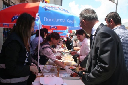 Polis eşleri harekete geçti! 2