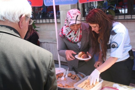 Polis eşleri harekete geçti! 4