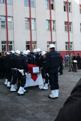 Şehit polis uğurlandı! 8