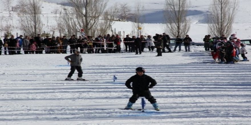 Tatil Boyunca Kayak Eğitimi Aldılar