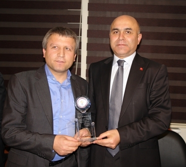 AKP'den Korkut'a Plaket 3