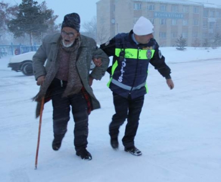 İmdada polis yetişti! 3