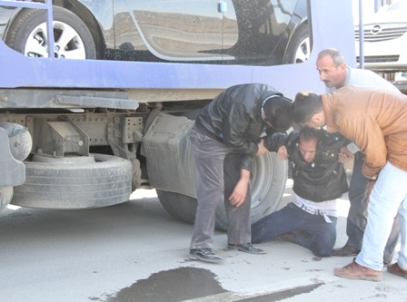 Polis ve İşçiler Arasında Arbede 13