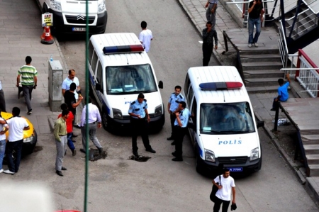 Taşlar, sopalar havada uçuştu! 1