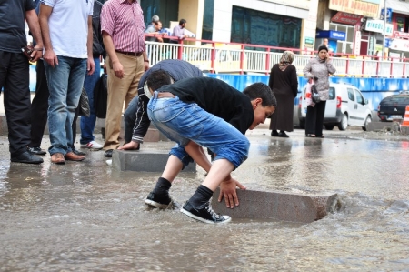 İşte altyapısız şehrin hali! 8