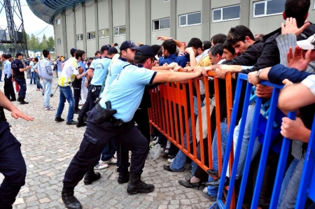 Polis'ten biber gazlı müdahale! 5