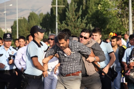 Karaborsacı ve polis arbedesi 1