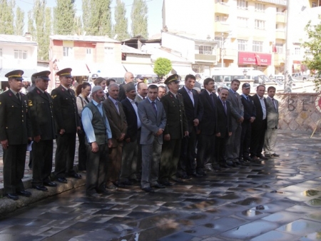 Erzurum'da ve ilçelerde tören! 2