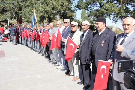 Erzurum'da ve ilçelerde tören! 3