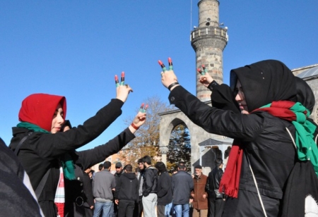 Cuma çıkışı eylem! 3