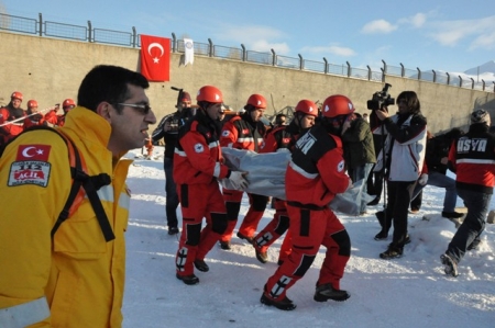 İki ambulans çarpıştı! 1