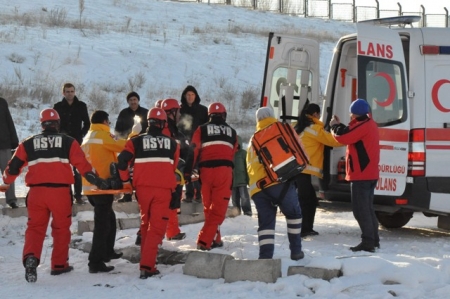 İki ambulans çarpıştı! 2