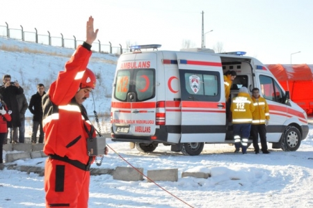 İki ambulans çarpıştı! 4