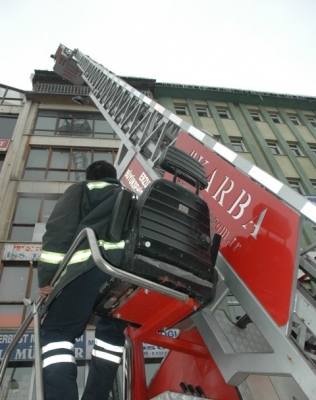 Tehlike saçan sarkıtlar temizlendi 1