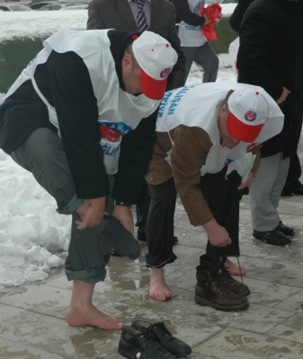 Erzurum'da çıplak ayaklı eylem 2