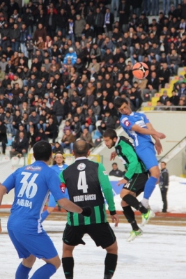 Erzurum BBSpor zoru başardı 3