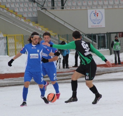 Erzurum BBSpor zoru başardı 4