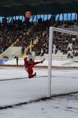 Erzurum BBSpor zoru başardı 5