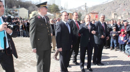 Akdağ, İspir'in kurtuluşuna katıldı! 3