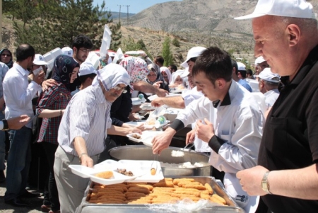 Büyükşehir'den Tortum Şelalesi'ne gezi 3