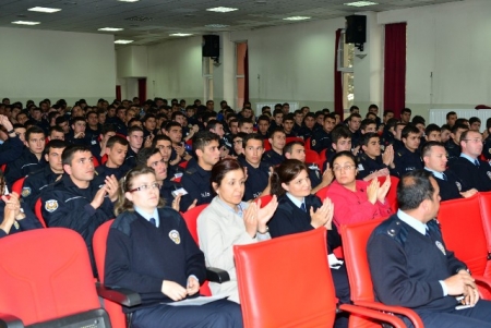 Korkut, polis adaylarıyla biraraya geldi 3