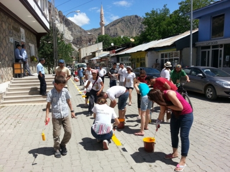 Gönüllüler Uzundere’yi güzelleştiriyor! 4