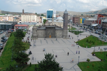 Erzurum'un tek mimar başkanı 21