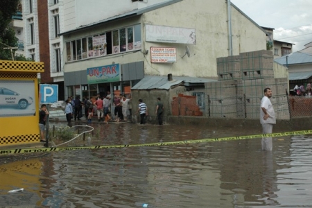 Erzurum'u sel aldı 3