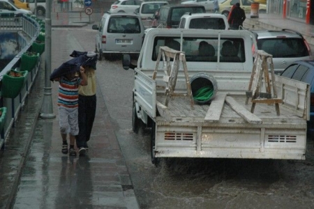 Erzurum'u sel aldı 5