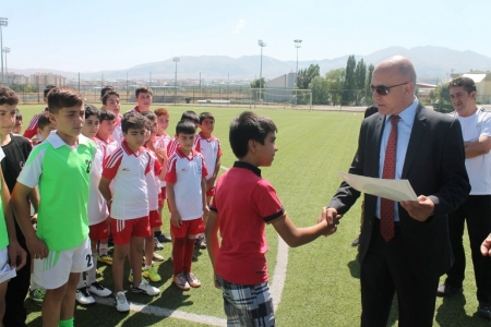 Yakutiye sertifikalarını verdi 2