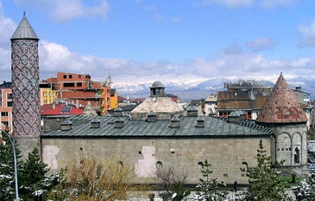 Erzurum'da tarihe PVC ayıbı! 10