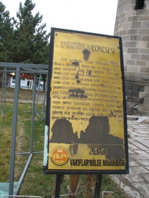 Erzurum'da tarihe PVC ayıbı! 3