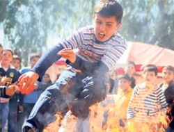 Erzurum'da Nevruz ateşi yakıldı!