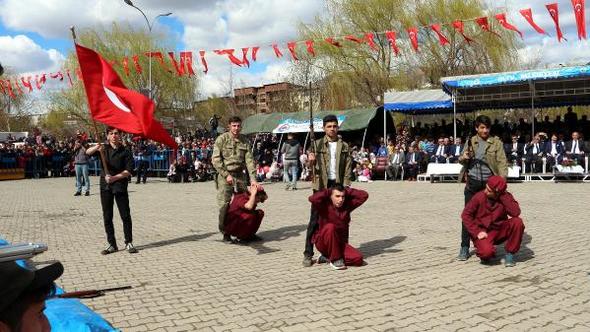 İşgalden kurtuluşu liseliler canlandırdı