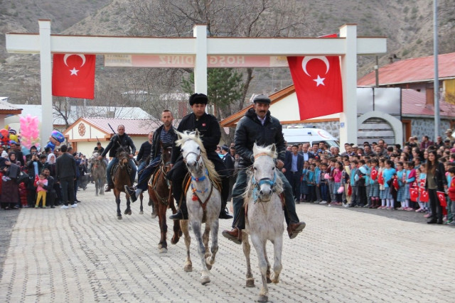 Olur'da Düşman İşgalinden Kurtluşunun 100. Yıl Coşkusu