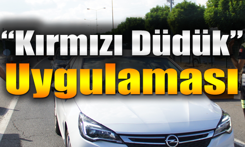 Minik öğrencilerden "kırmızı düdük"lü trafik denetimi