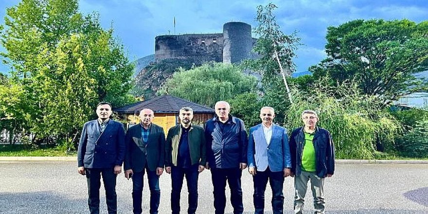 Öz ve Küçükoğlu Oltu'da parti teşkilatıyla buluştu