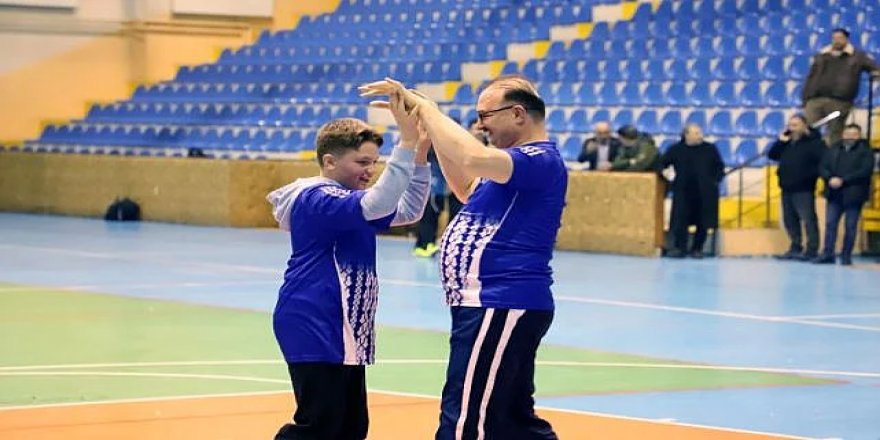 Rektör ile oğlundan futbol şovu.. Çak yaptılar!