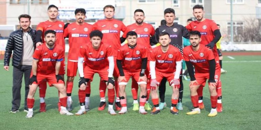 Erzurum Üniversiteli Gençler play-off'u garantiledi