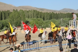 Bayburt üniversitesi cirit gösterisi!