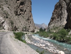 Oltu Çayını sel suları doldurdu