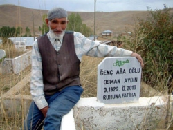 Kendi mezar taşını hazırlattı