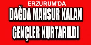 Dağ da mahsur kalan iki genç kurtarıldı