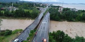 Ordu'da selin ardından denizde fındık adası oluştu