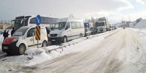 Karlıova- Erzurum yolu trafiğe kapatıldı