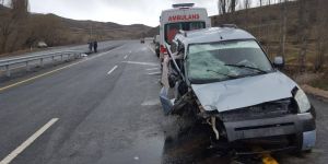 Oltu’da Trafik kazası: 3 yaralı