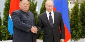 Putin ve Kim Jong-un bir araya geldi!